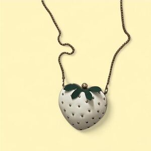 Chic Strawberry purse